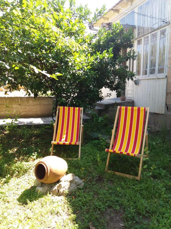 Beruka Guest House Kutaisi Bagian luar foto