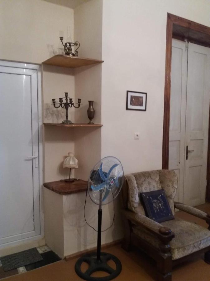 Beruka Guest House Kutaisi Bagian luar foto