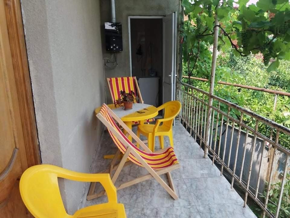Beruka Guest House Kutaisi Bagian luar foto